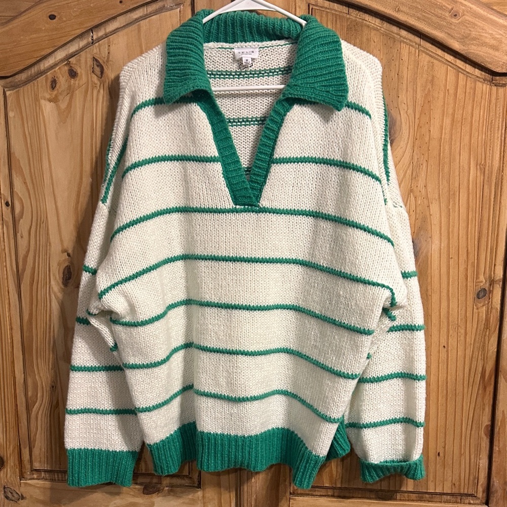 Le Lis Green and Cream V-Neck Sweater